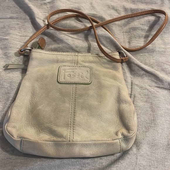 RARE Fossil crossbody purse with butterfly detail. - Picture 3 of 6